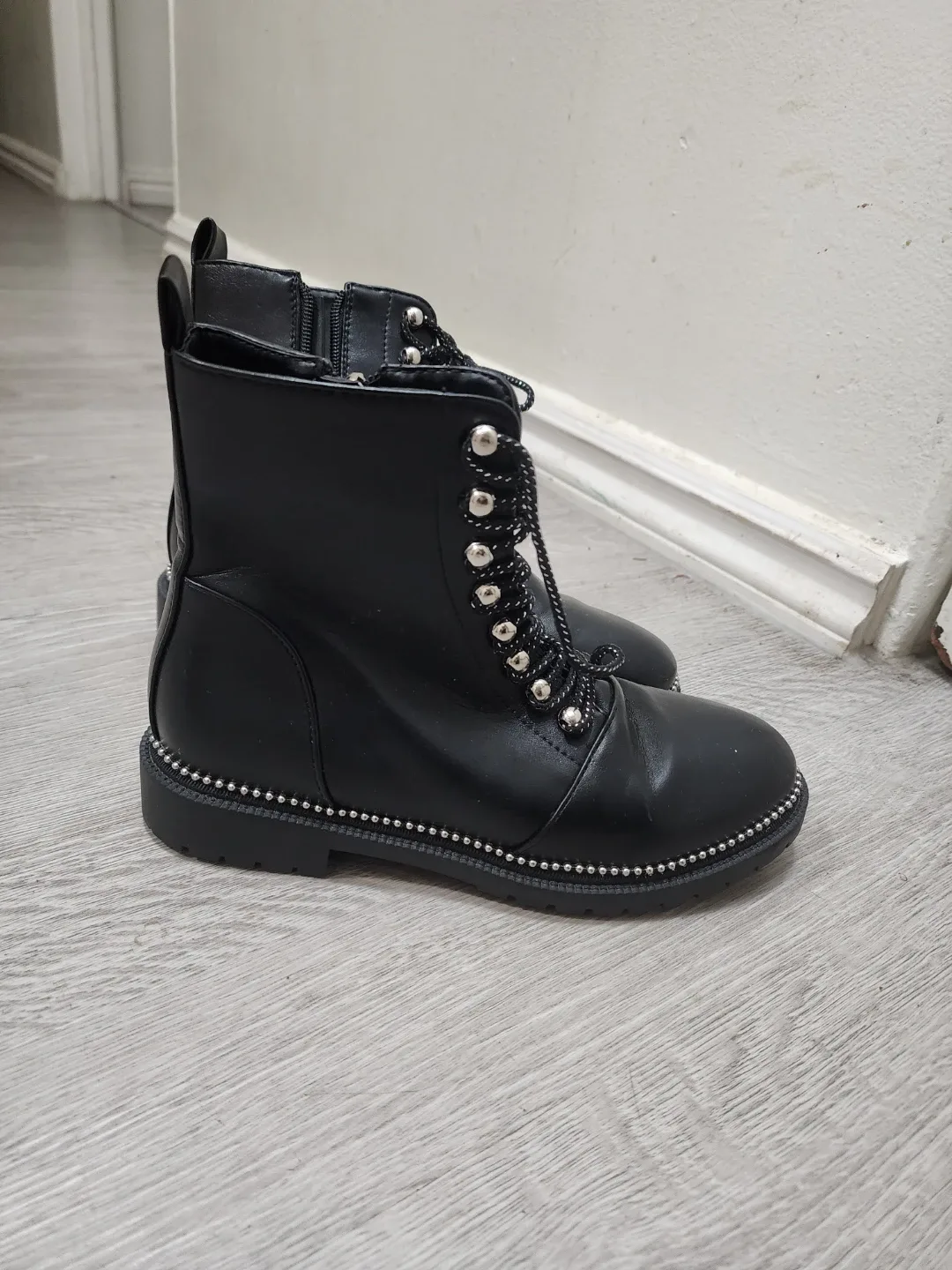 Black Lace-Up Ankle Boots - Size 38 image indicator(6)