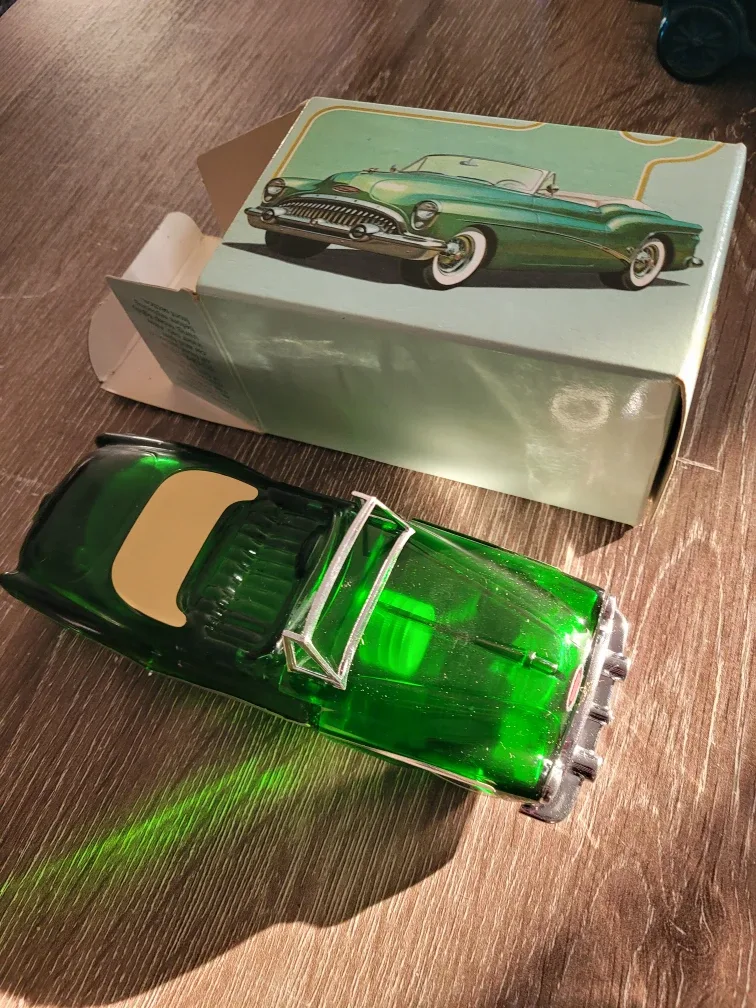 Avon 1953 Buick Skylark After Shave with Box image indicator(3)