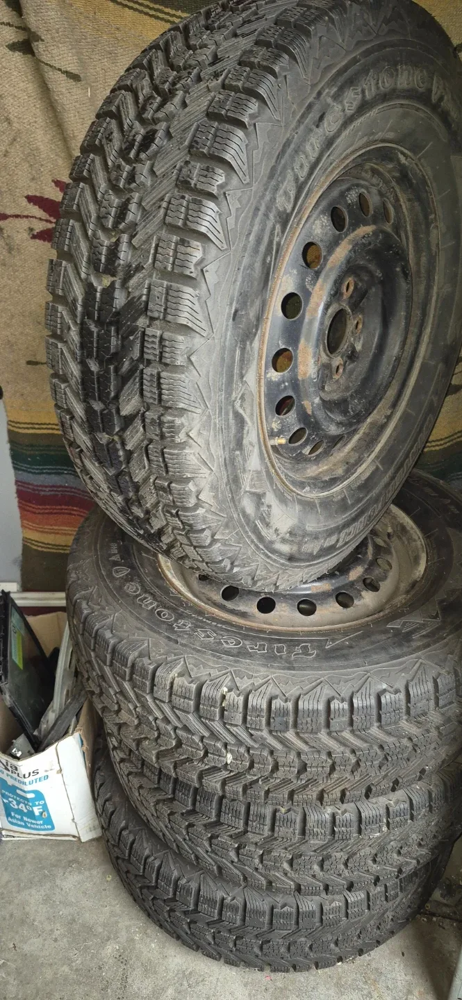 Firestone Winterforce P235/70R16 Tires image indicator(2)