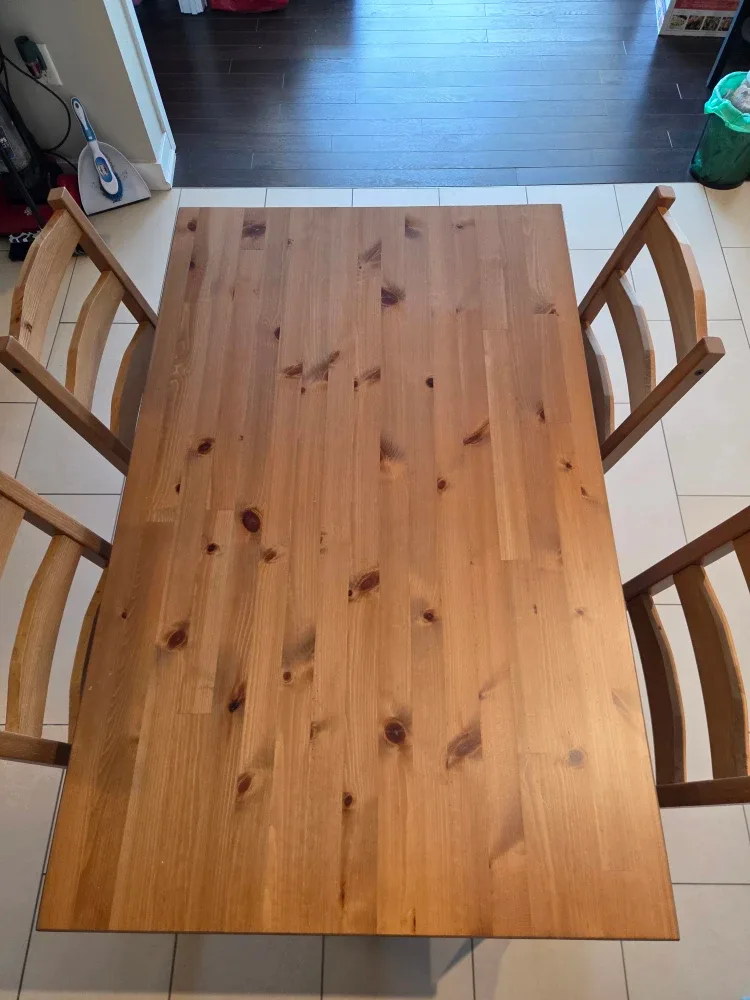 Dining Table & 4 Chairs image indicator(3)