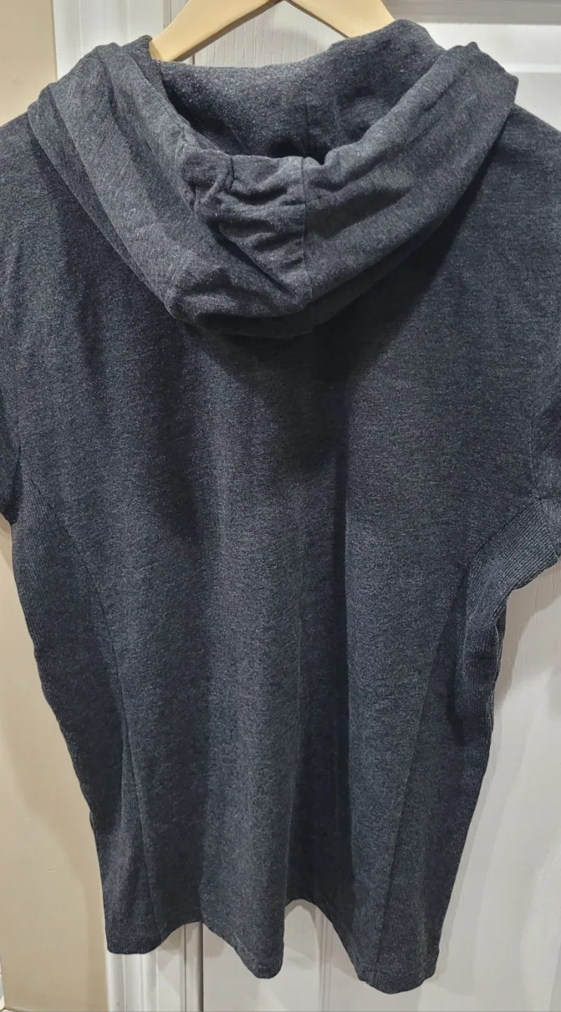 FSBN Slim Fit Hoodie - Size M image indicator(6)