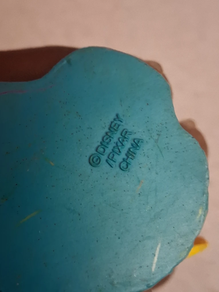 Disney Pixar Yellow Tang Figurine - photo 2