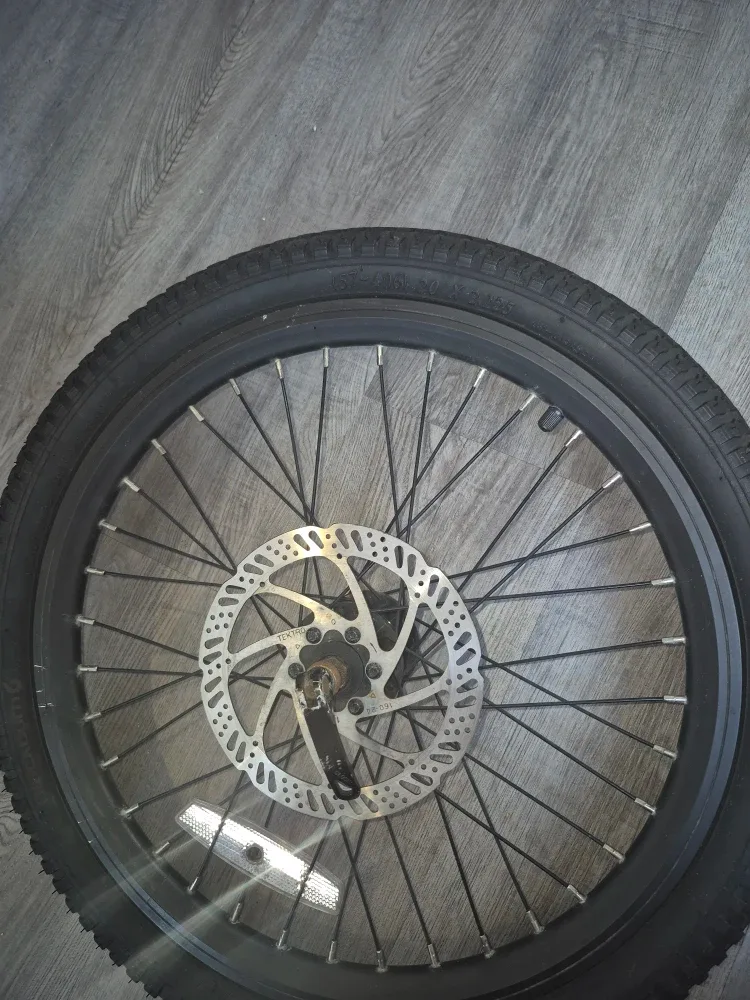 Bike Wheel with Tektro Disc Brake image indicator(2)