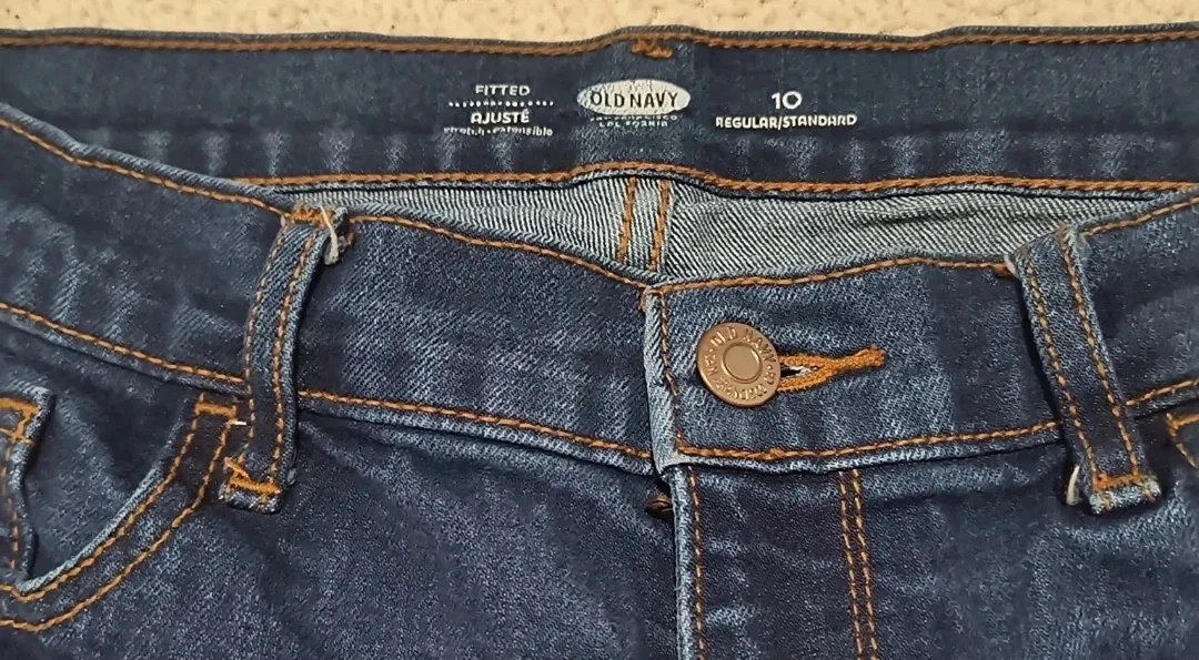 Old Navy Fitted Denim Shorts - Size 10 image indicator(2)