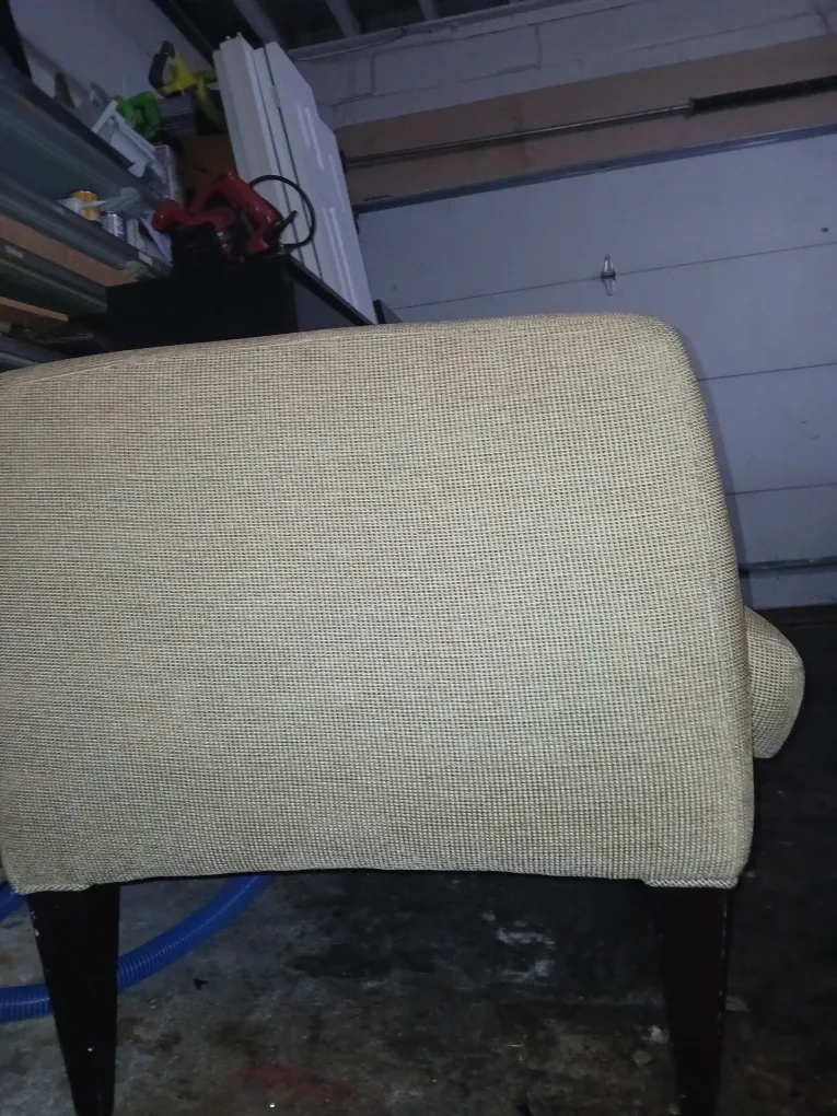 Table and 4 chears image indicator(8)