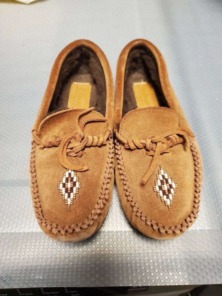 Manitobah Mukluks Moccasins Size L6/M4