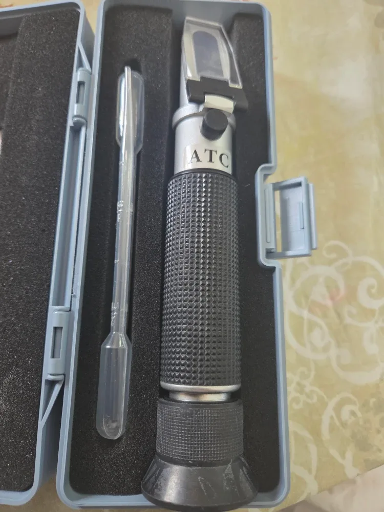 Portable Refractometer with Case