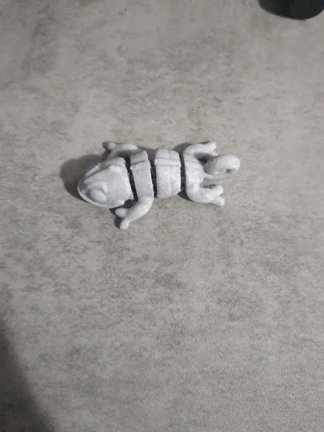 3D Printed Articulated chameleon image indicator(2)