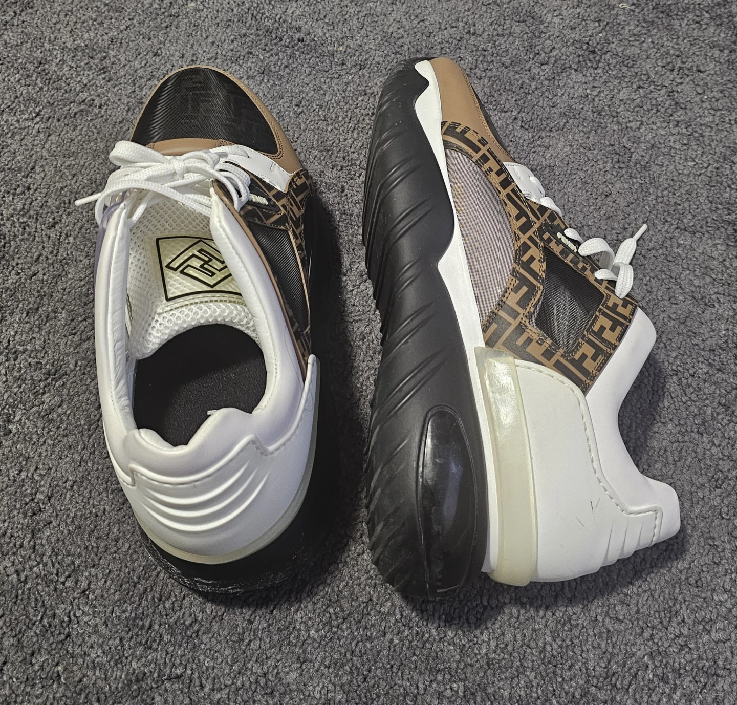 Fendi low cut 7E1217 seankers