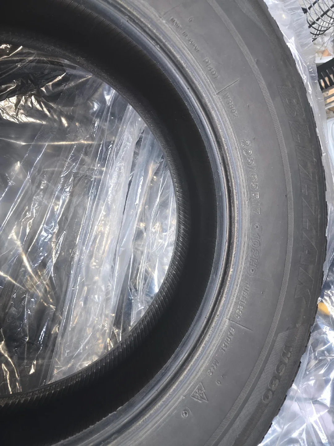 Bridgestone WS90 225/65R17 Tire image indicator(3)