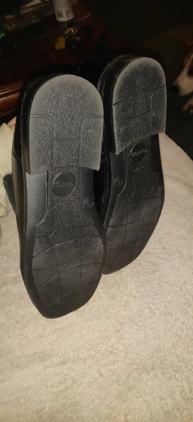 George Black Dress Shoes - Size 5 image indicator(3)