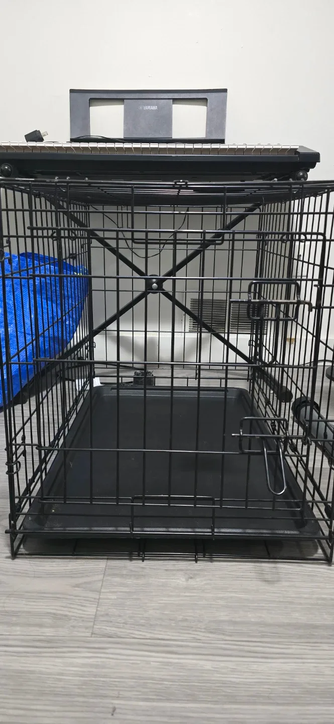 Black Wire Dog Crate image indicator(2)