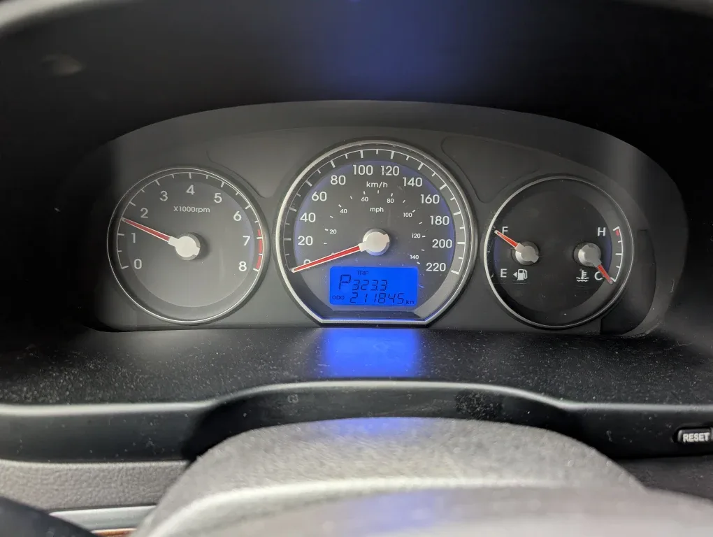 Hyundai Santa Fe SUV image indicator(6)