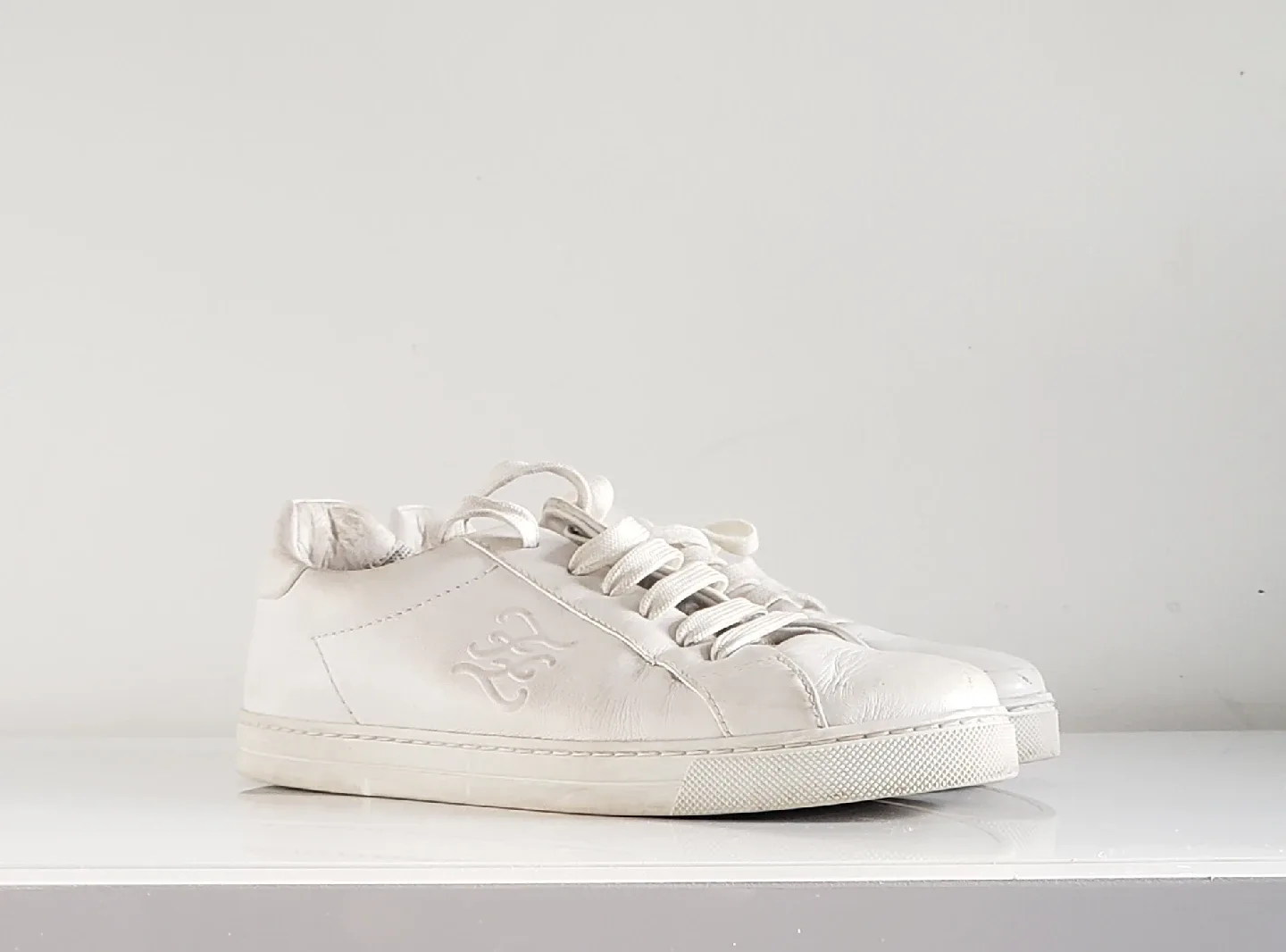 Fendi Calligraphy White Low Top Leather Sneakers sz 7 thumbnail