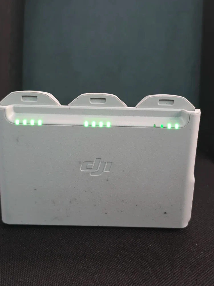 DJI Neo Drone with fpv fly more combo image indicator(3)