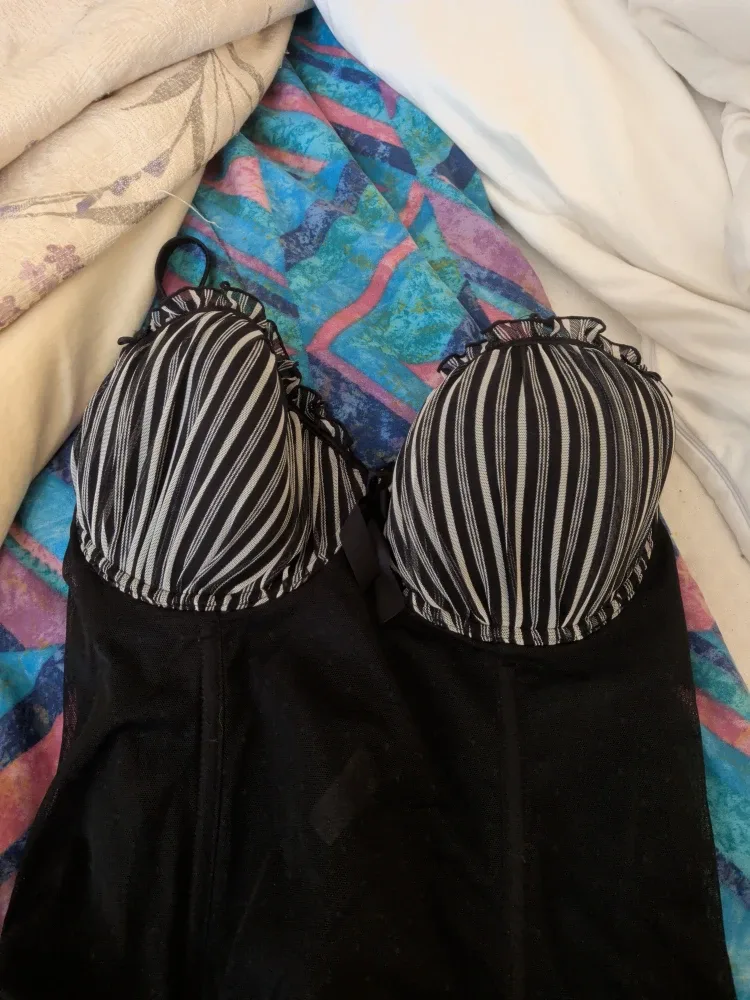 Black & White Corset image indicator(3)