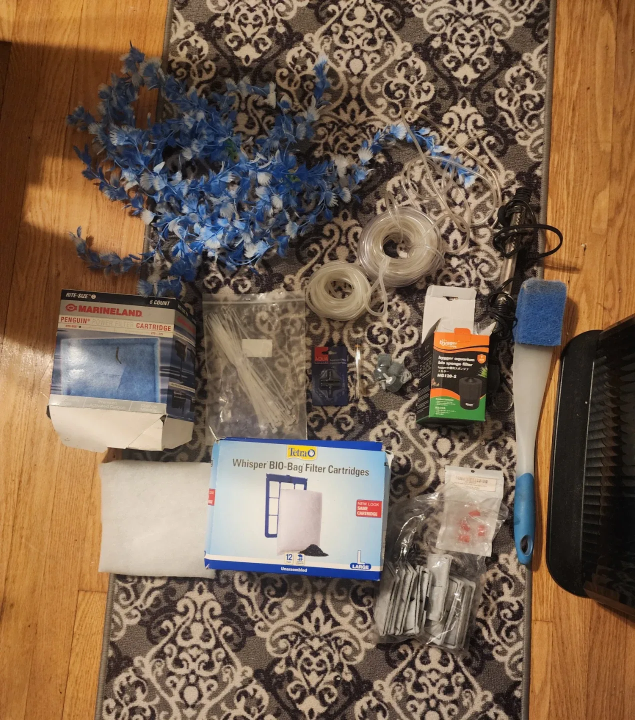 Aquarium / Fish tank with All Needed Accessories image indicator(7)