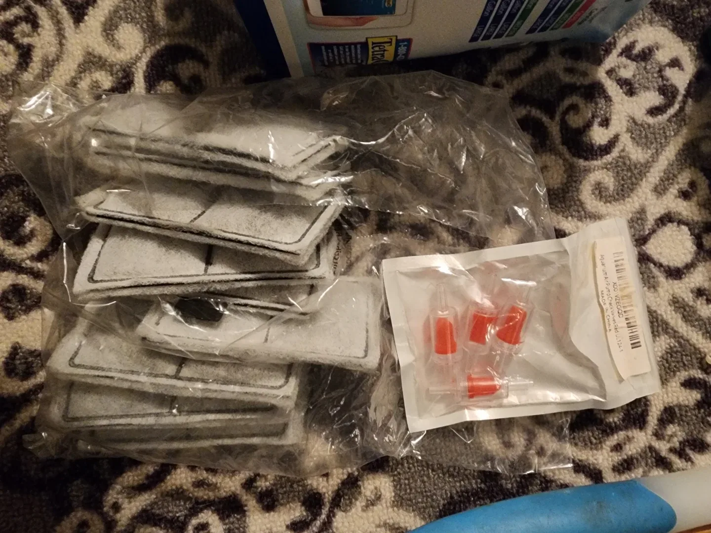 Aquarium / Fish tank with All Needed Accessories image indicator(9)