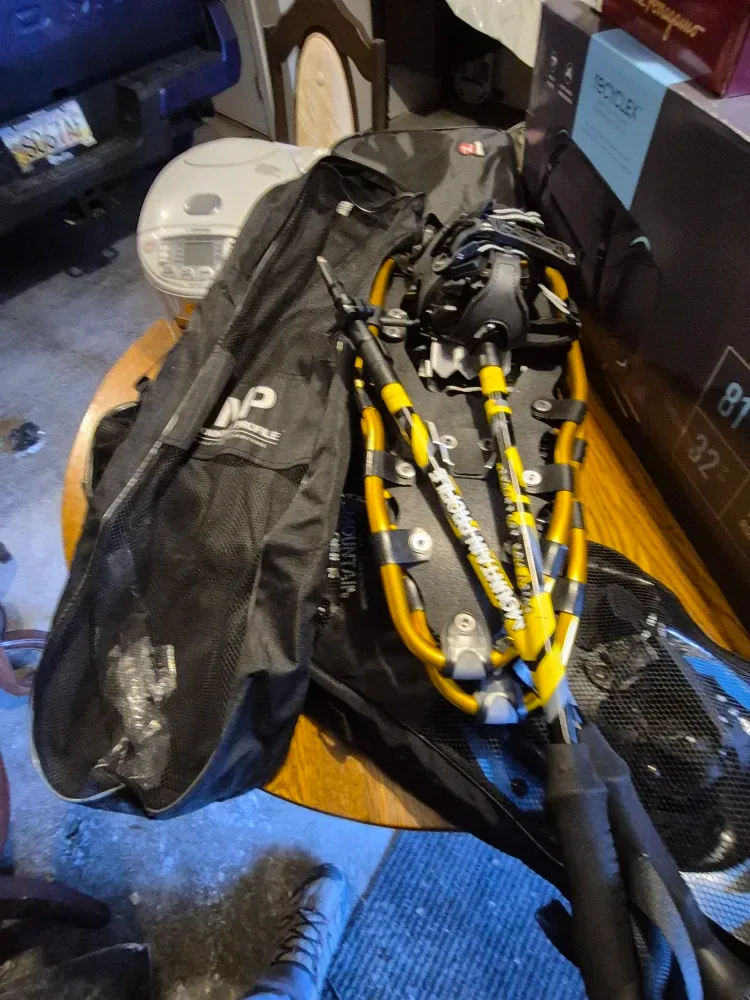 Mountain Air Snowshoes with Bag