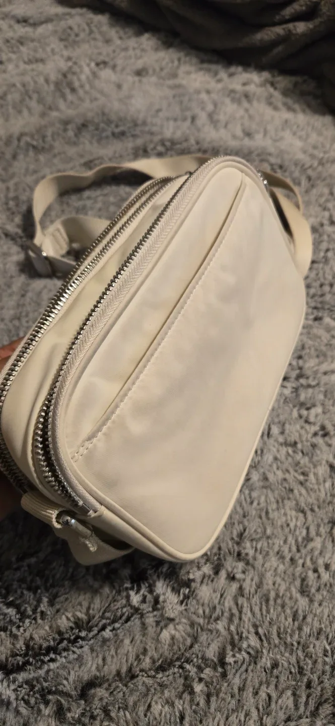 Lululemon Everywhere Belt Bag - White Opal image indicator(2)