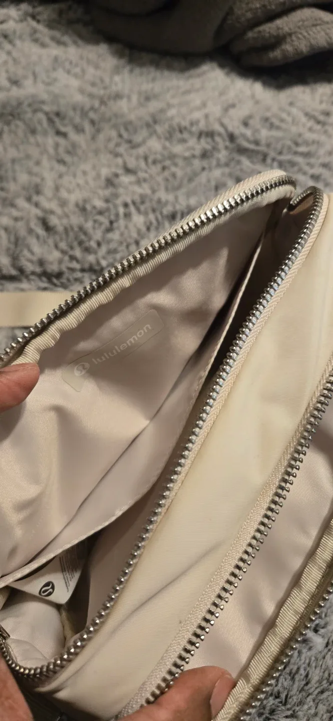 Lululemon Everywhere Belt Bag - White Opal image indicator(3)