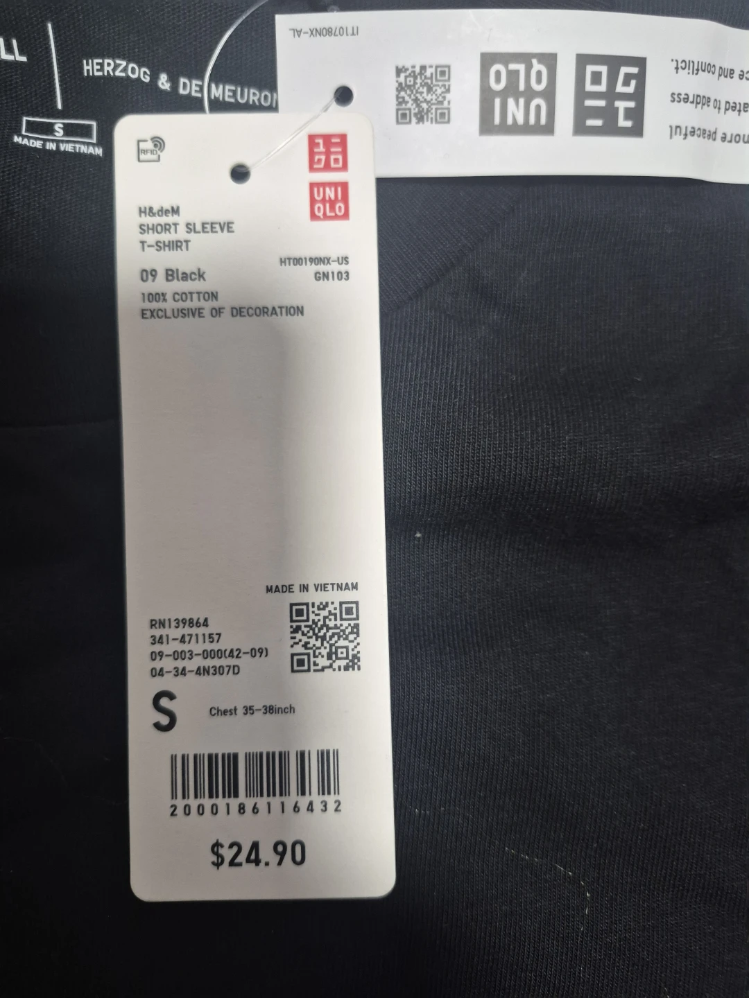 Universal Thread & Uniqlo T-Shirts - Size S