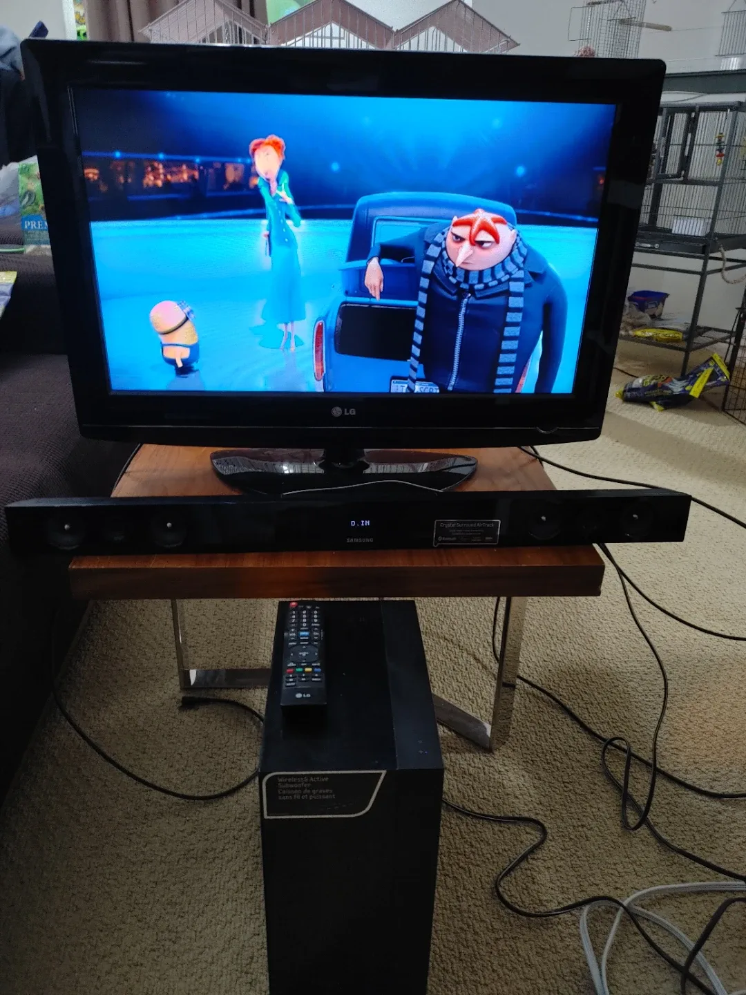 LG surround sound LCD TV image indicator(10)