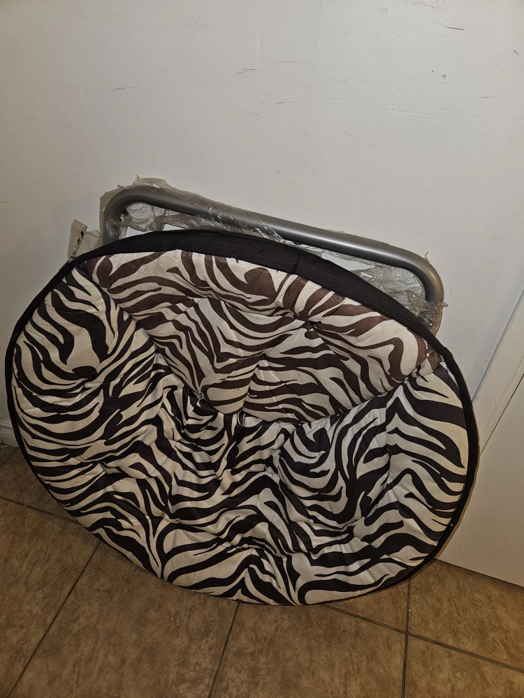 (Moving Sale)Papasan Chair - Zebra Print - photo 4