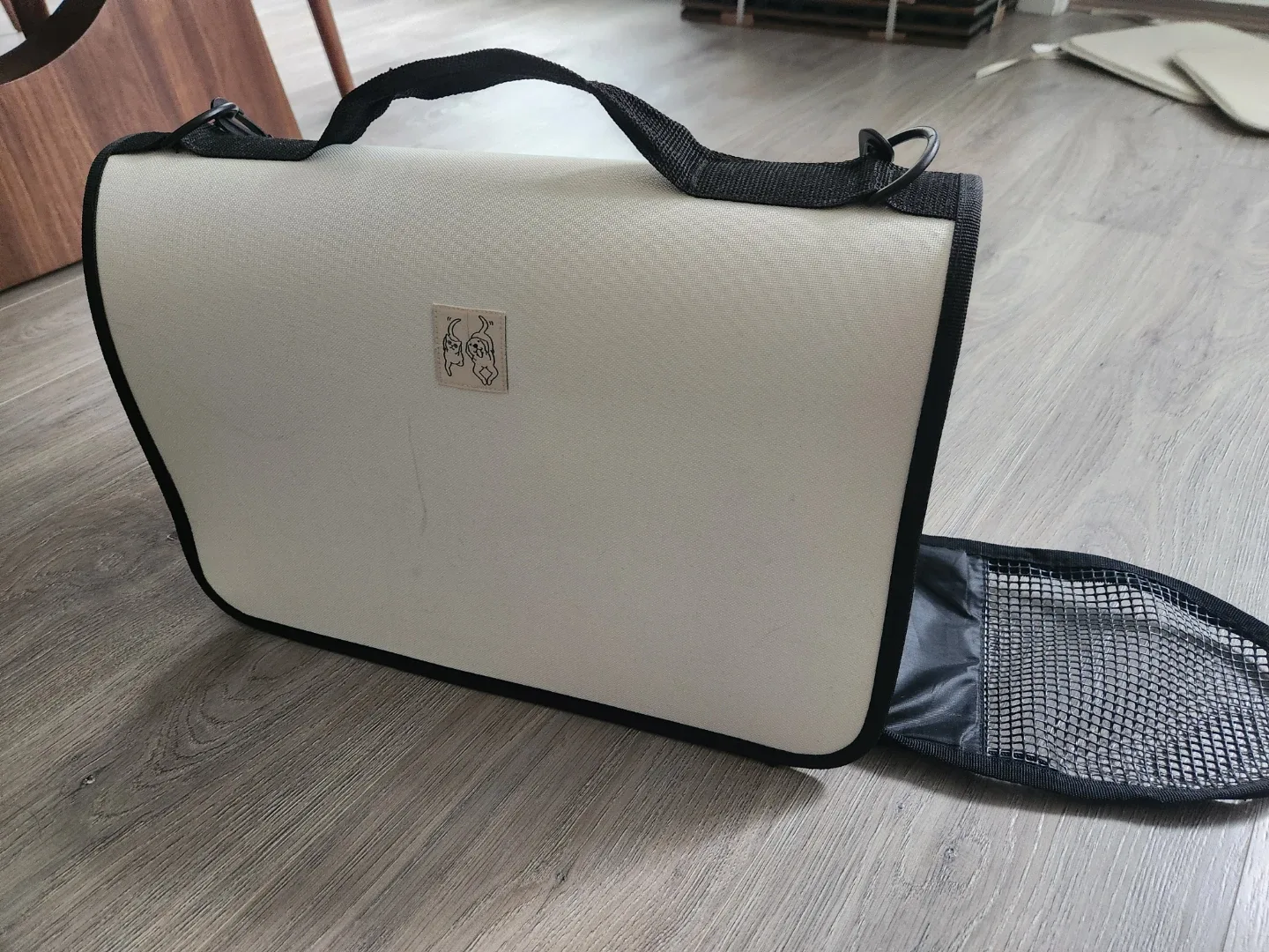 Pet Carrier - Beige & Black image indicator(2)