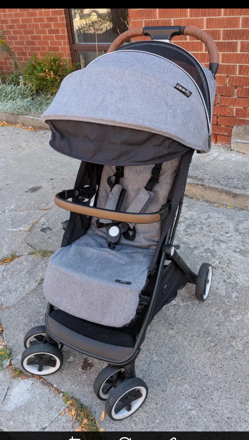 Evenflo Otto Lightweight Travel Stroller – Gold