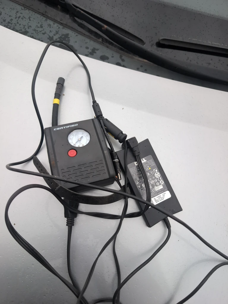 Tire pumping device - photo 2