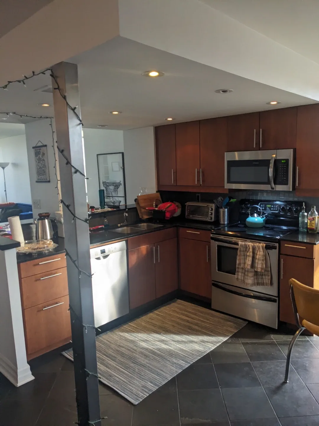 Room in large bright condo for rent image indicator(5)