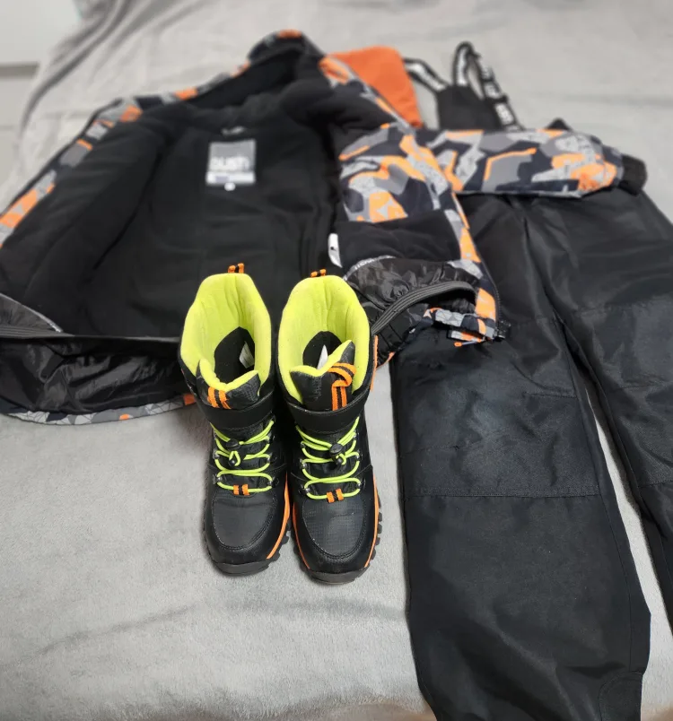 Gusti Snowsuit Set - Size 10 image indicator(6)