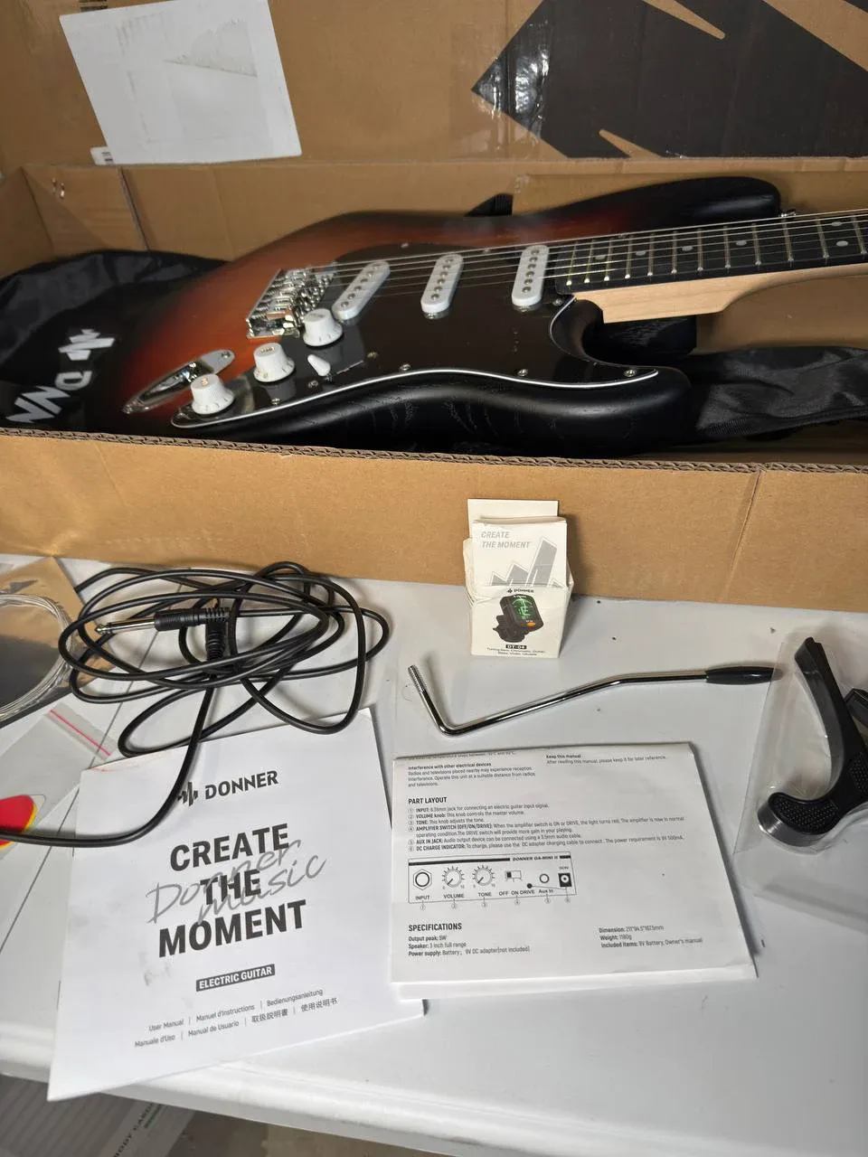 DONNER DST-80 Electric Guitar 39” Beginner Electric Guitar Kit image indicator(4)
