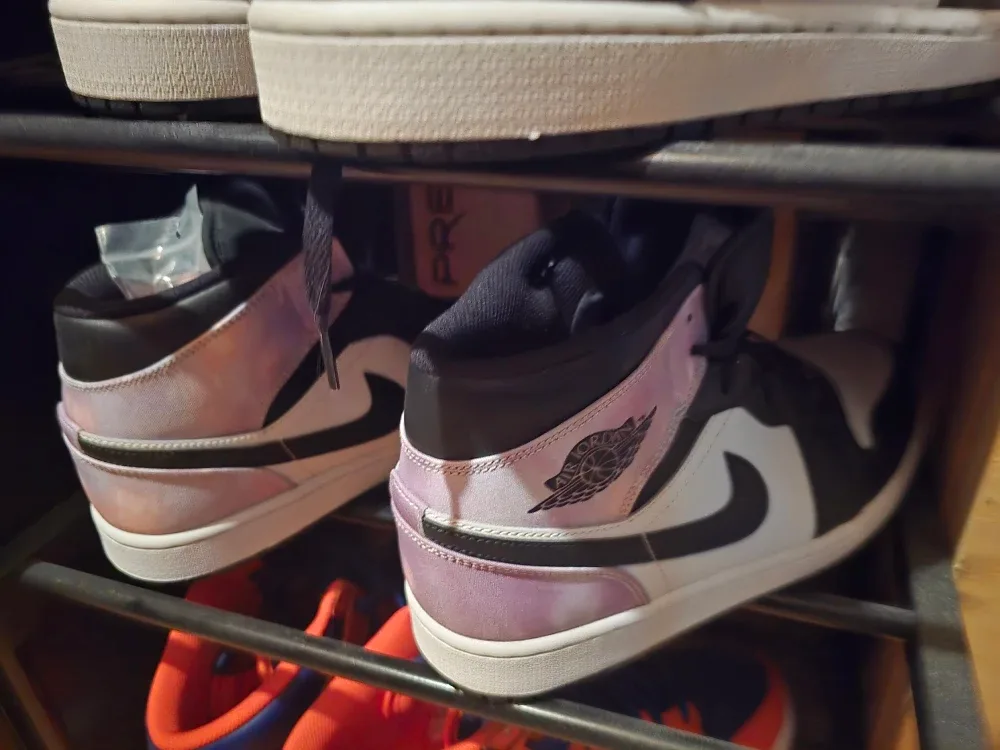 Assorted Air Jordan Sneakers image indicator(9)