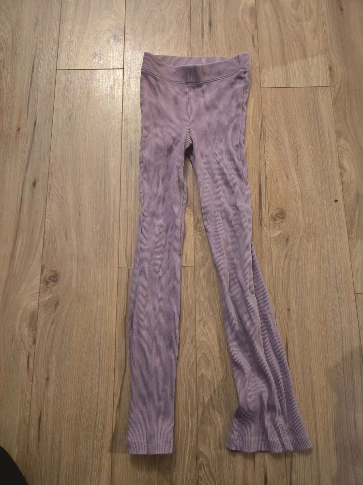 Purple Ribbed Flare Leggings