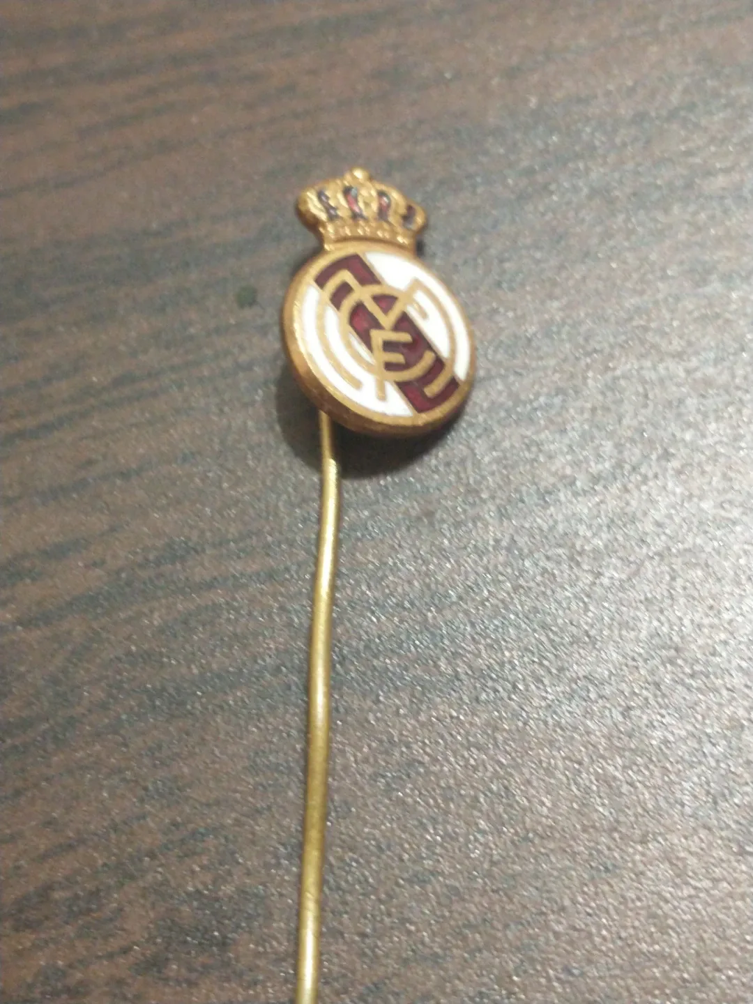 Real Madrid CF soccer pin used circa 1970s image indicator(3)