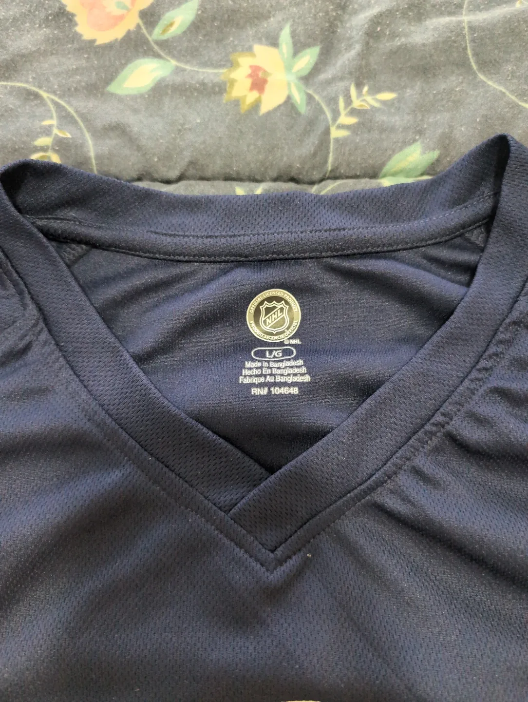 Official Vancouver Canucks Youth Jersey image indicator(2)