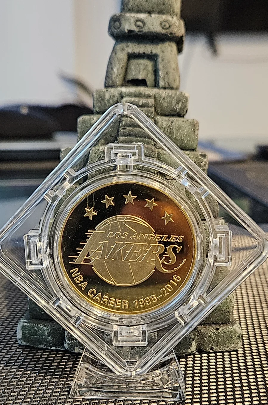 Kobe Bryant Limited Edition Basketball Legend Coin image indicator(2)