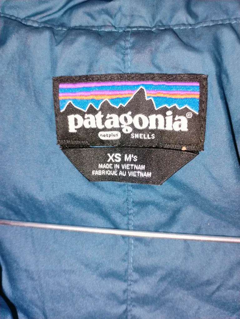 Patagonia XS Men's Gray Hooded Jacket image indicator(2)