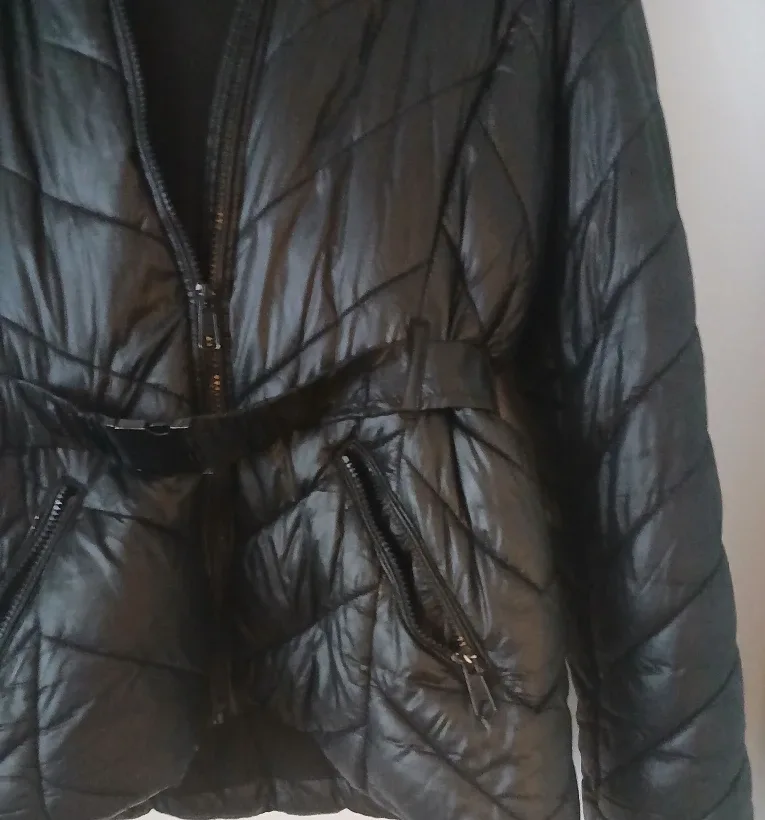 H&M Black Puffer Jacket - Size US 4 image indicator(4)