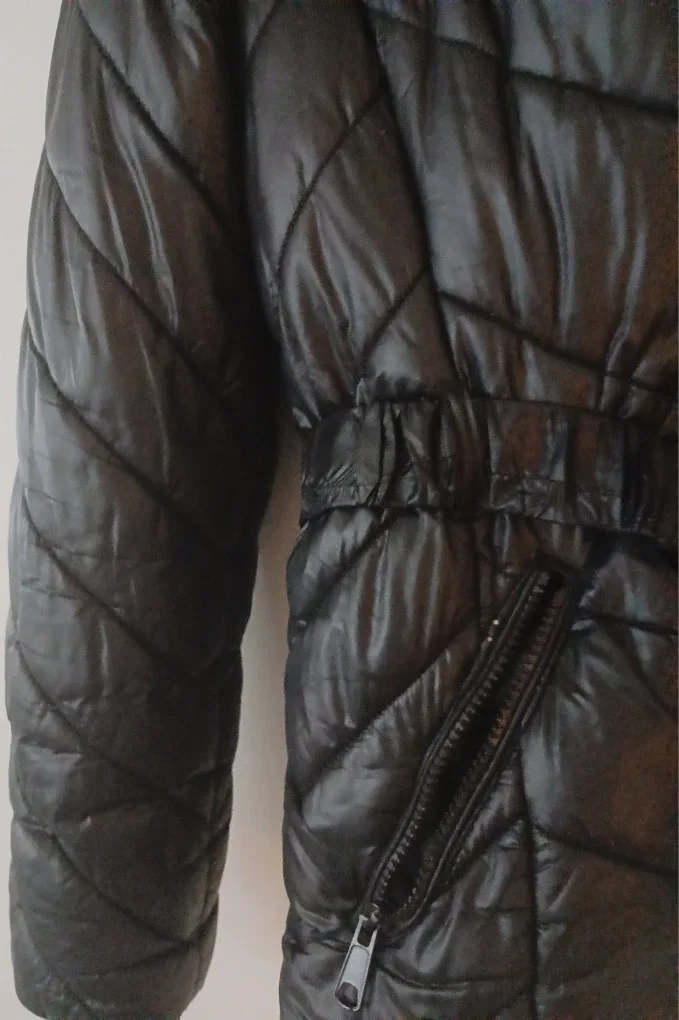 H&M Black Puffer Jacket - Size US 4 image indicator(7)