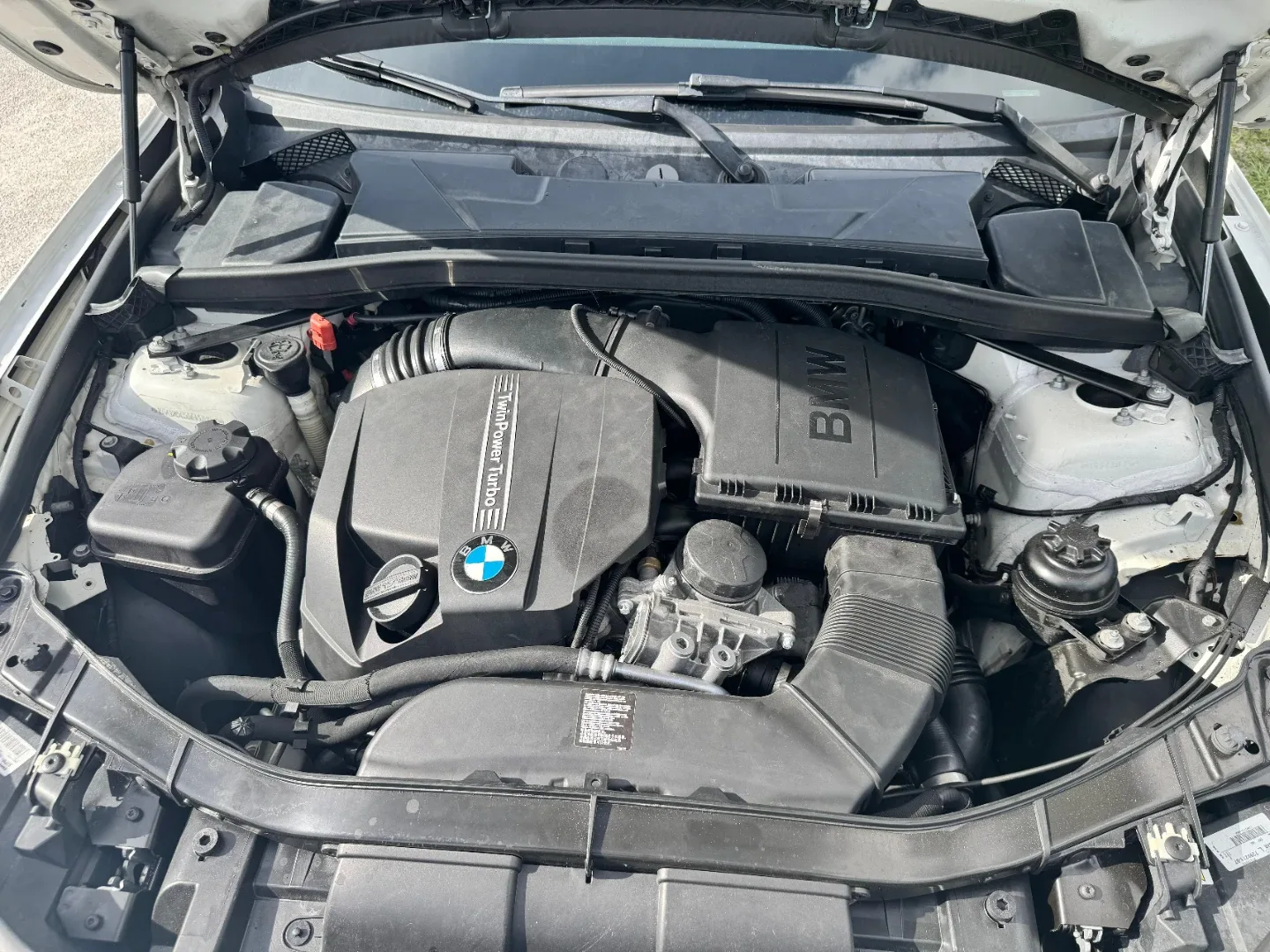 BMW X1 White SUV with Red Interior image indicator(5)