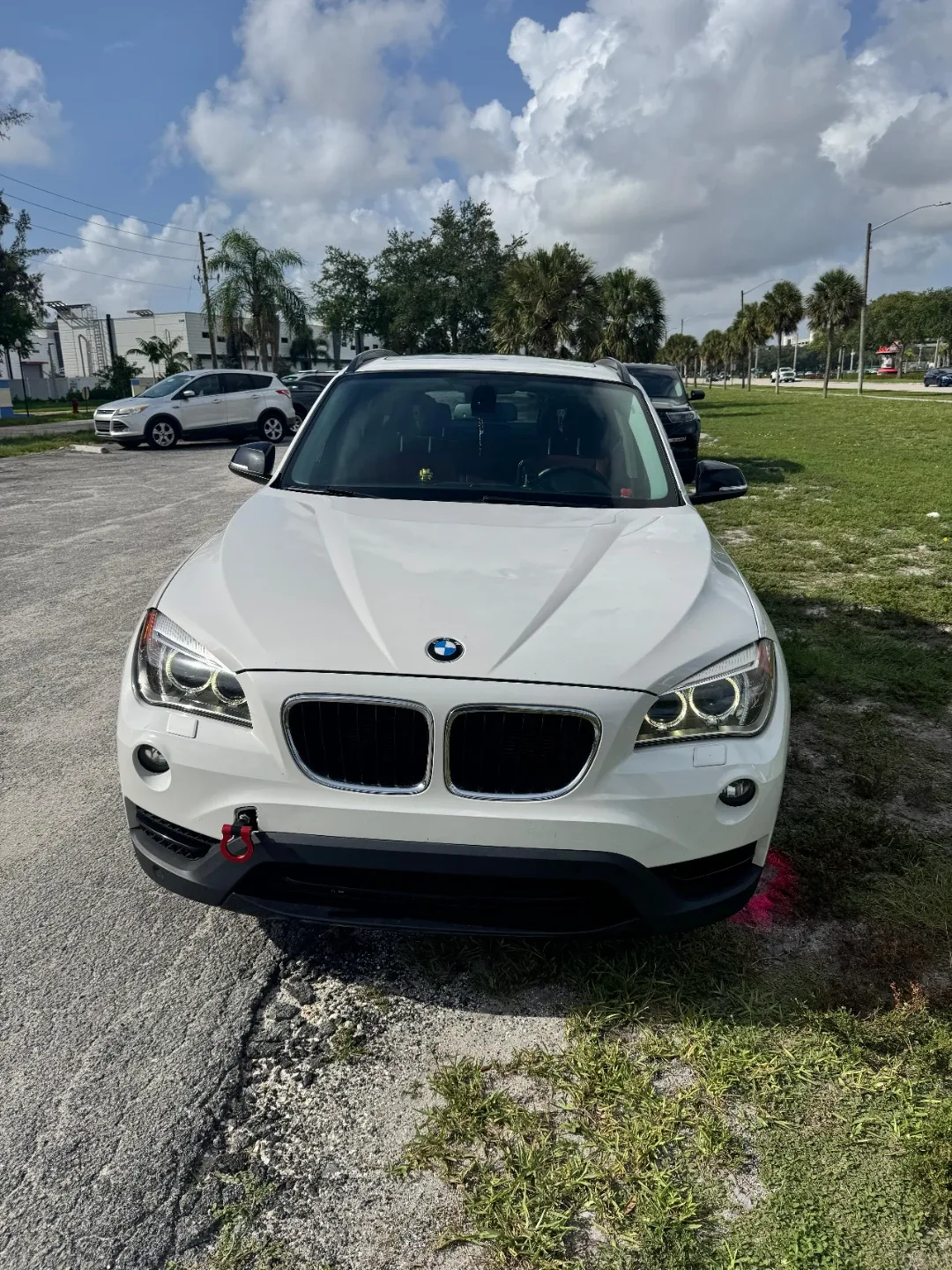 BMW X1 White SUV with Red Interior image indicator(6)