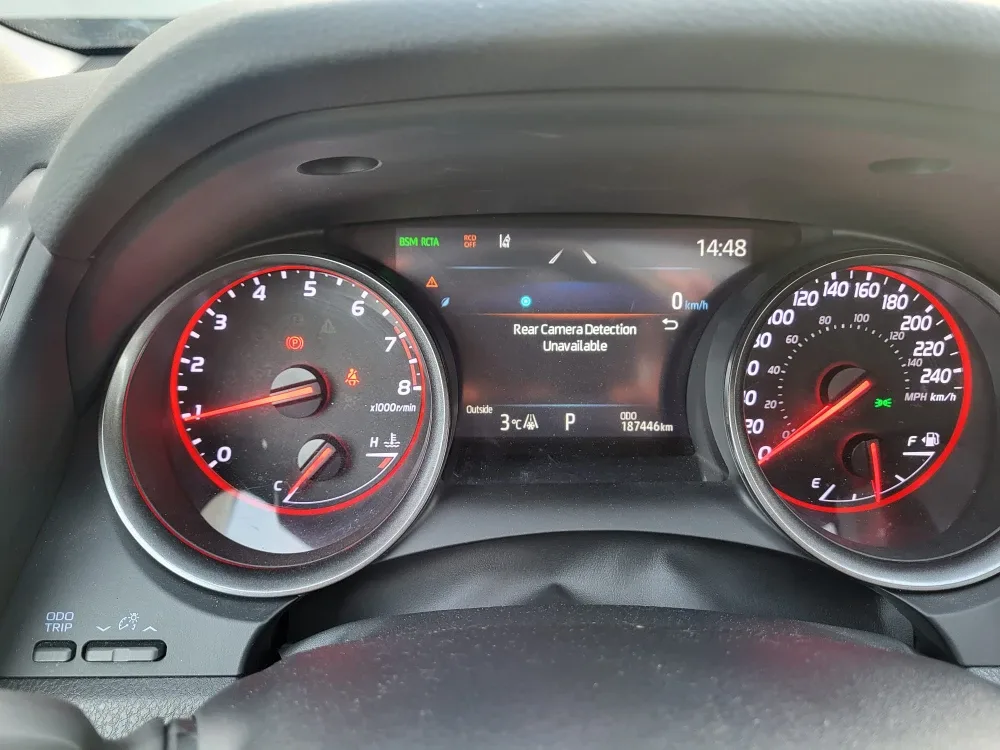 Toyota Camry Sedan - White image indicator(4)