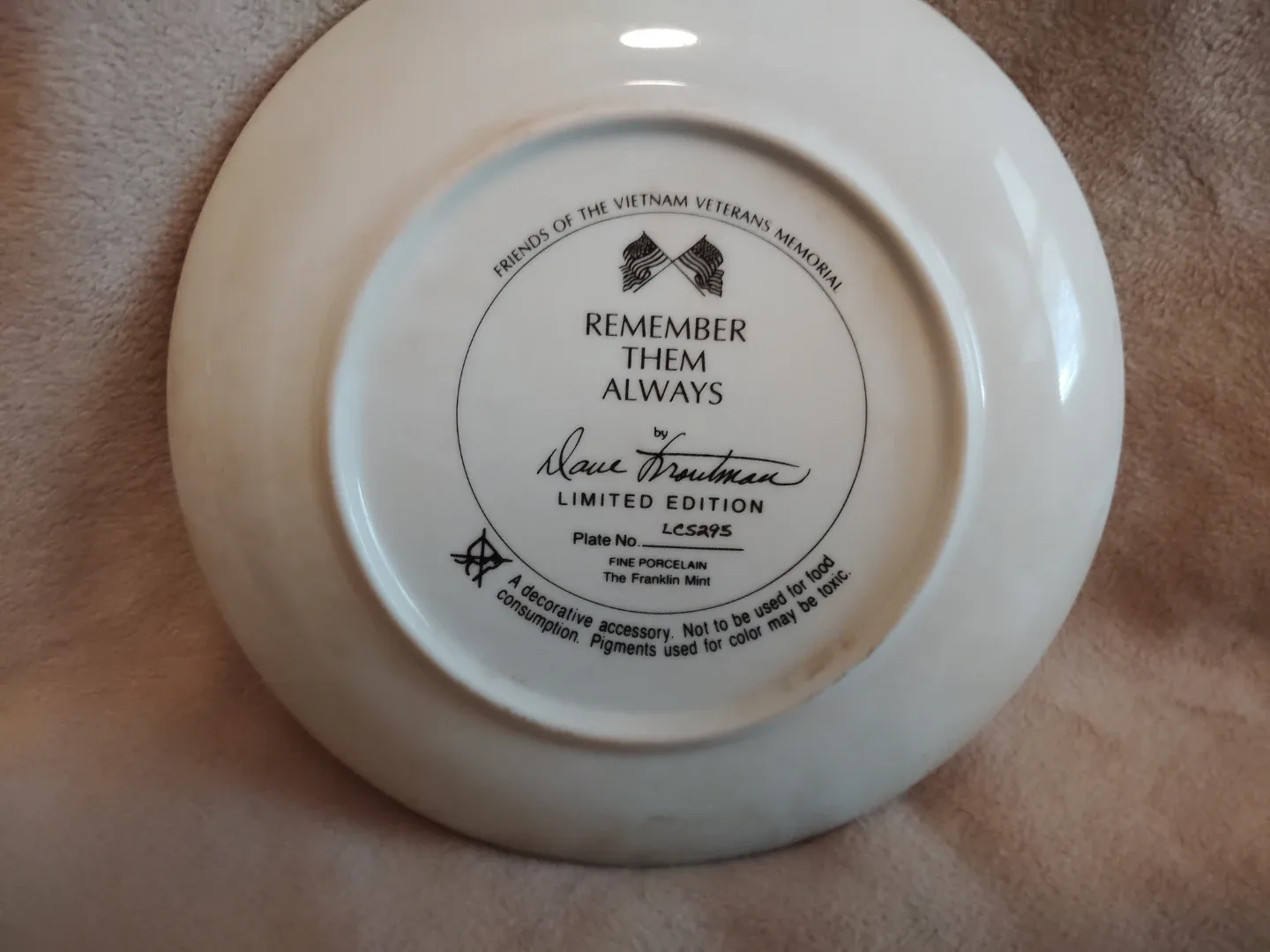 Franklin Mint 'Remember Them Always' Plate image indicator(2)