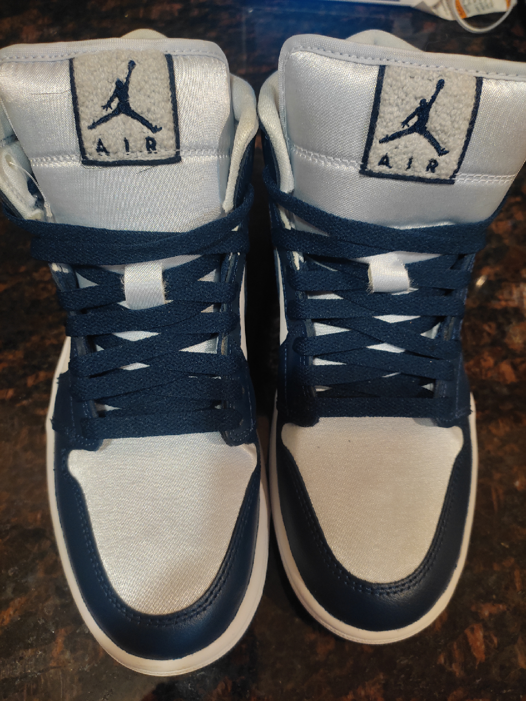 Nike Air Jordan 1 Mid, US 8 - photo 2