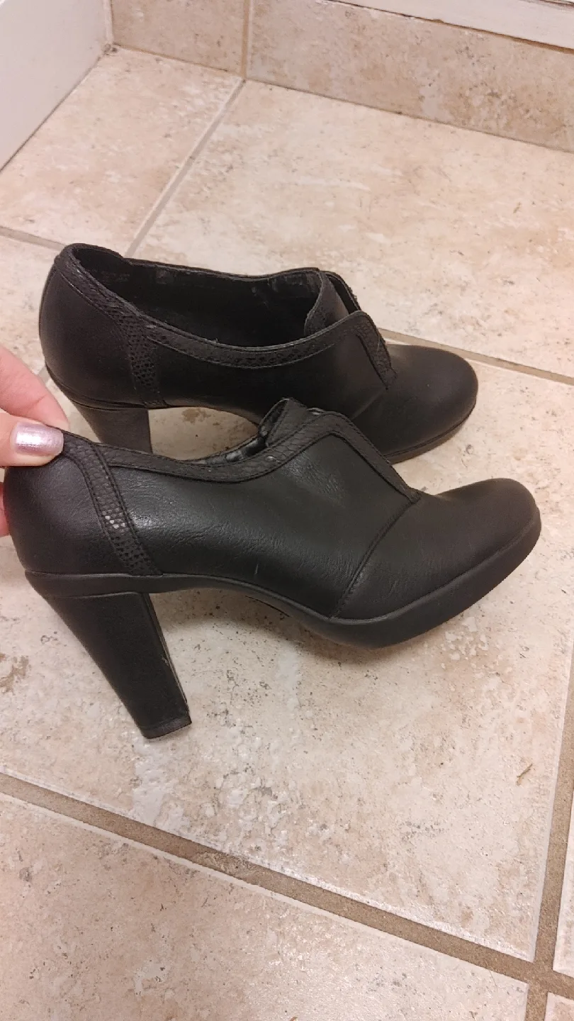 Black Heels - Size 7.5 thumbnail