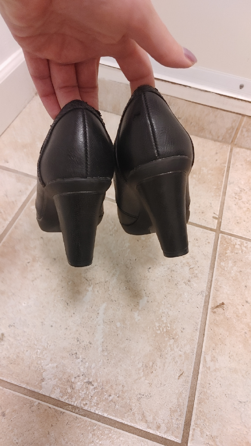 Black Heels - Size 7.5 - photo 4