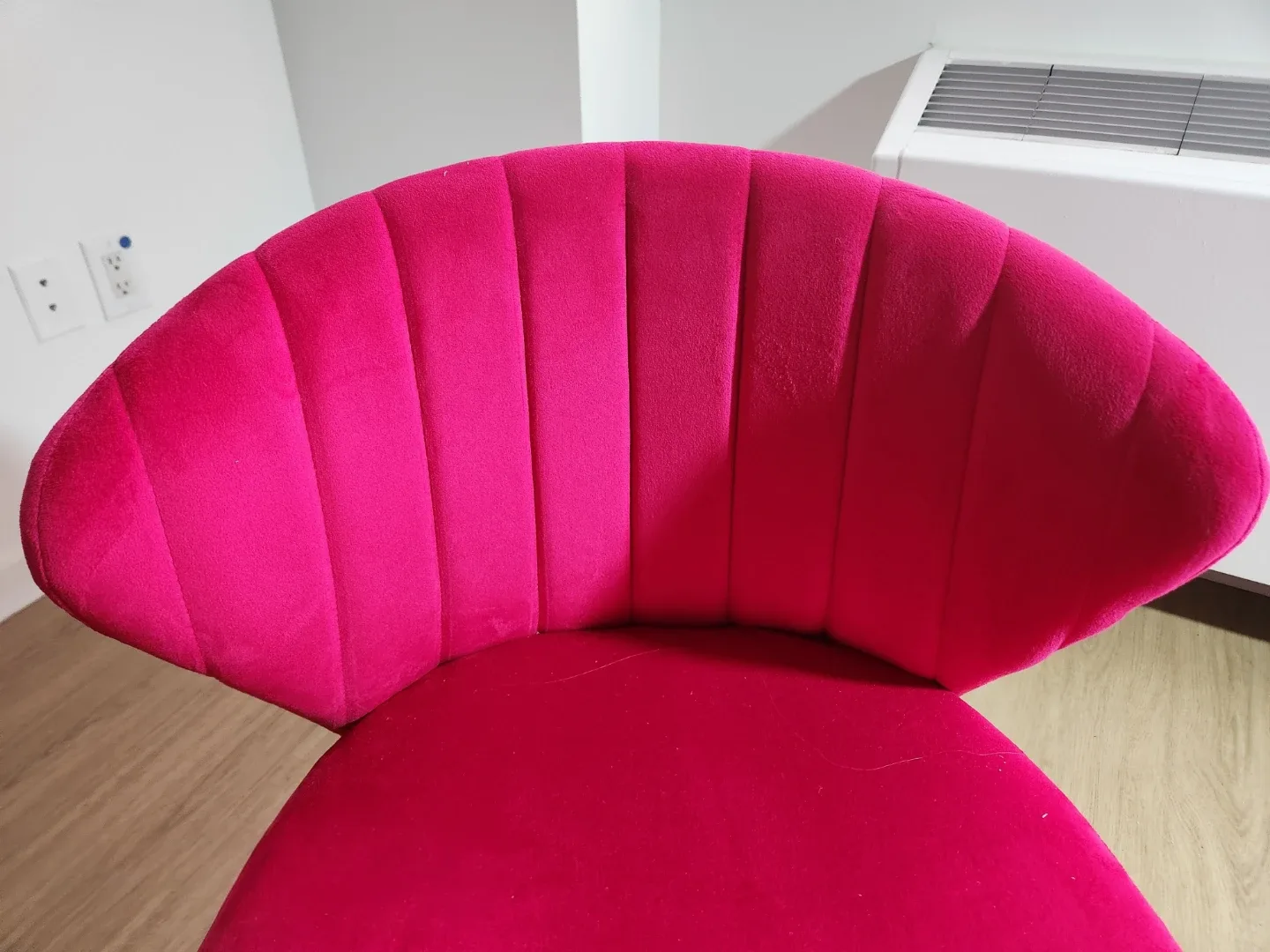 Elegant Chairs (Dining Room, Living Room, Accent Chairs) image indicator(4)